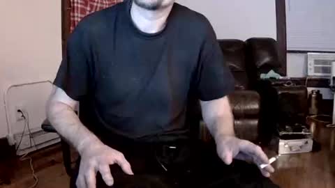 willydogg83 online show from November 10, 1:26 am