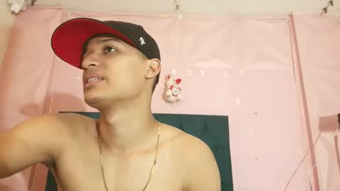 Snapshot of willytal2025 chatting on December 15, 4:11 pm willytal2025 online show from December 15, 4:11 pm