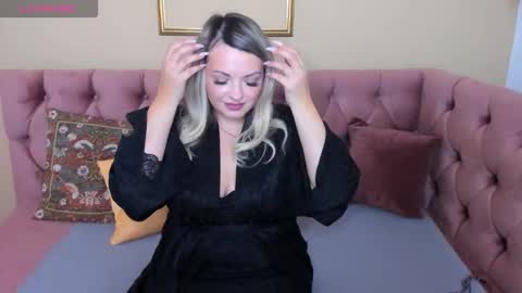 wilmasanders online show from October 19, 1:06 am