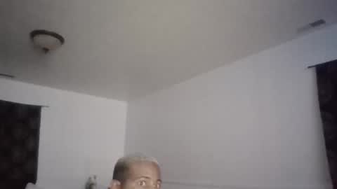 elmejorhombre online show from September 15, 4:45 am