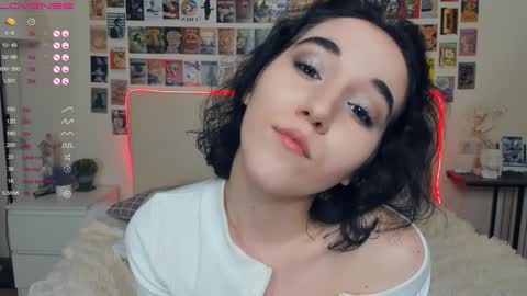 Snapshot of wine_on_lips chatting on December 3, 12:38 pm Amalia and Mia online show from December 3, 12:38 pm