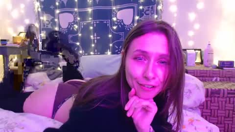 Eevie online show from December 2, 11:51 pm