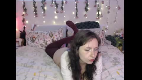 Eevie online show from April 22, 8:54 pm