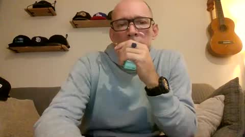 wingnutt765733 online show from December 14, 11:09 pm