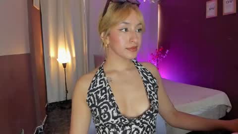 Wini Fer online show from May 28, 2:36 pm