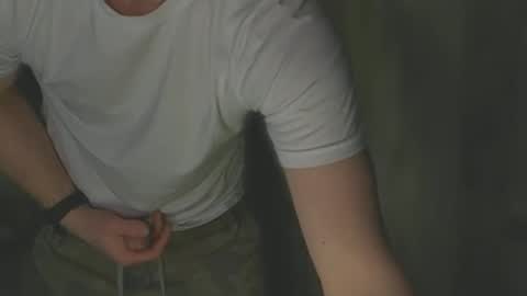 Snapshot of wipwips chatting on March 3, 4:51 am KiwiFruit89 online show from March 3, 4:51 am