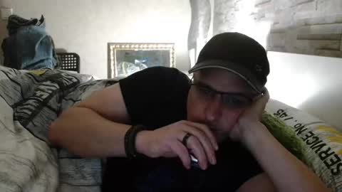 Snapshot of wirzwei8883 chatting on December 8, 6:17 pm Dirty online show from December 8, 6:17 pm