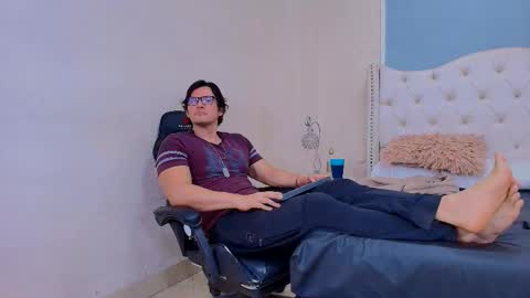 Wiston online show from March 27, 1:33 pm