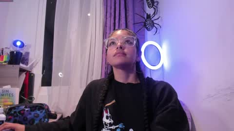     Luna Violeta  A r t i s t  online show from December 22, 5:12 am