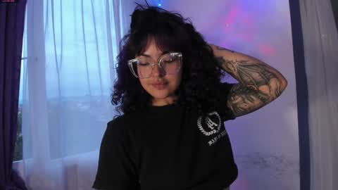     Luna Violeta  A r t i s t  online show from January 3, 10:51 pm