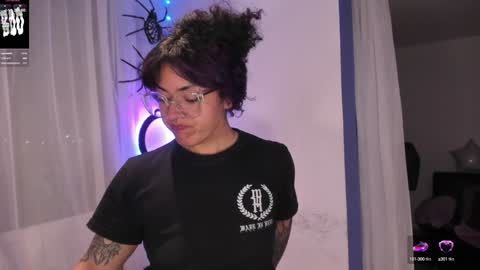     Luna Violeta  A r t i s t  online show from January 4, 4:55 am