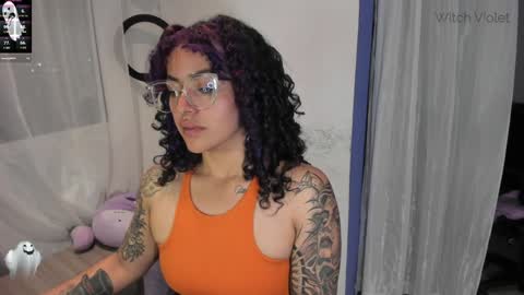     Luna Violeta  A r t i s t  online show from January 31, 2:26 am