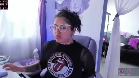     Luna Violeta  A r t i s t  online show from October 17, 6:43 pm