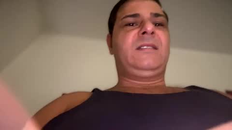 Snapshot of witebull83 chatting on December 6, 9:32 am Witebull online show from December 6, 9:32 am