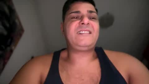 Snapshot of witebull83 chatting on December 11, 2:44 pm Witebull online show from December 11, 2:44 pm