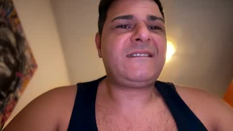 Snapshot of witebull83 chatting on January 7, 11:58 am Witebull online show from January 7, 11:58 am