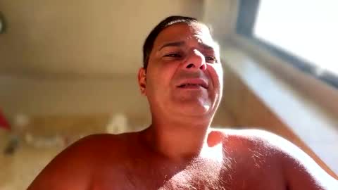 Snapshot of witebull83 chatting on March 29, 9:53 am Witebull online show from March 29, 9:53 am