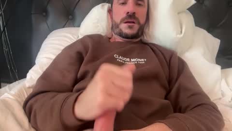 Snapshot of wizard310 chatting on December 16, 8:03 pm wizard310 online show from December 16, 8:03 pm