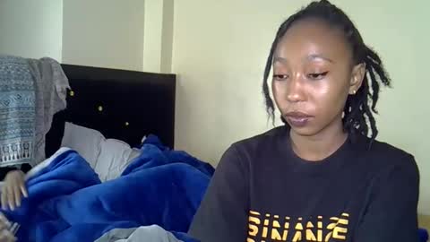 Snapshot of wizzia_khalifa chatting on January 8, 2:46 am girlie o online show from January 8, 2:46 am