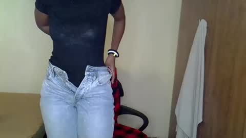 Snapshot of wizzia_khalifa chatting on January 10, 8:40 am girlie o online show from January 10, 8:40 am