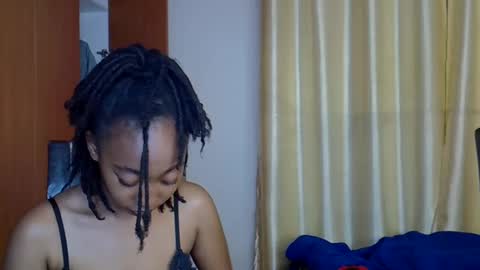 Snapshot of wizzia_khalifa chatting on February 10, 12:30 am girlie o online show from February 10, 12:30 am