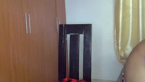 Snapshot of wizzia_khalifa chatting on February 21, 4:18 am girlie o online show from February 21, 4:18 am