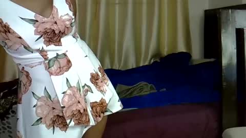 Snapshot of wizzia_khalifa chatting on March 2, 7:10 am girlie o online show from March 2, 7:10 am