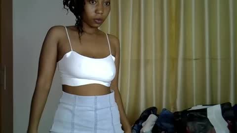 Snapshot of wizzia_khalifa chatting on March 3, 9:55 am girlie o online show from March 3, 9:55 am