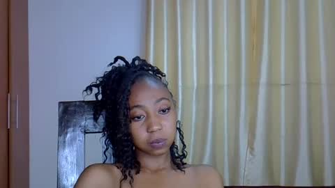 Snapshot of wizzia_khalifa chatting on March 4, 1:23 am girlie o online show from March 4, 1:23 am