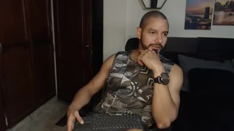 Magnus Dark independent model online show from January 8, 3:19 am