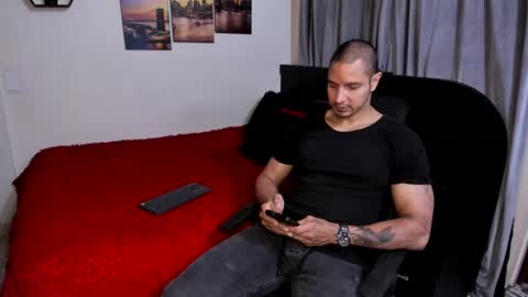 Magnus Dark independent model online show from April 15, 5:36 am