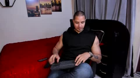 Magnus Dark independent model online show from April 16, 3:29 am