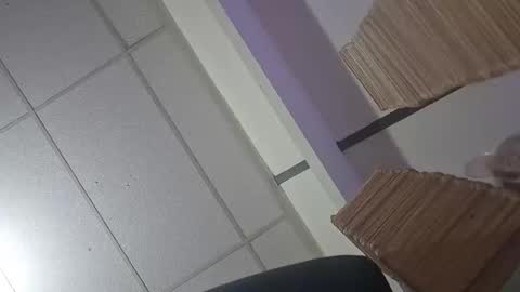 Snapshot of wnhz27 chatting on February 3, 2:53 am wnhz27 online show from February 3, 2:53 am