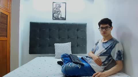  W O L F  online show from February 10, 11:15 am