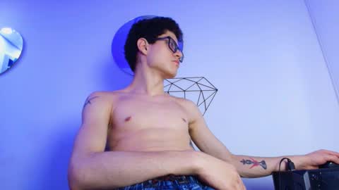  W O L F  online show from November 20, 11:43 am