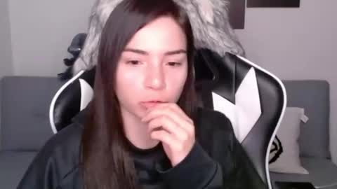 Snapshot of wolfs_daughter chatting on January 18, 2:58 am Alex online show from January 18, 2:58 am