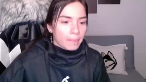 Snapshot of wolfs_daughter chatting on January 23, 2:33 am Alex online show from January 23, 2:33 am