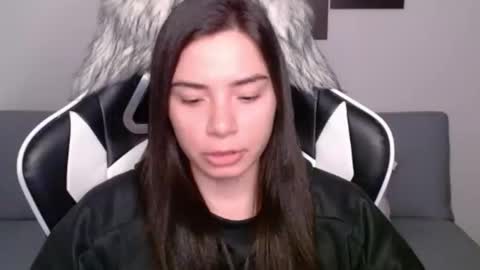 Snapshot of wolfs_daughter chatting on January 28, 2:32 am Alex online show from January 28, 2:32 am