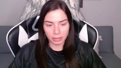 Snapshot of wolfs_daughter chatting on January 29, 2:40 am Alex online show from January 29, 2:40 am