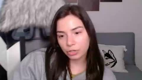 Snapshot of wolfs_daughter chatting on February 4, 9:31 pm Alex online show from February 4, 9:31 pm