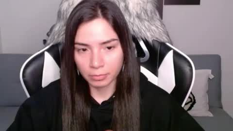 Snapshot of wolfs_daughter chatting on February 8, 3:19 am Alex online show from February 8, 3:19 am