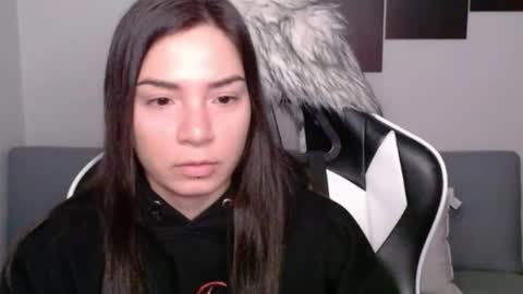 Snapshot of wolfs_daughter chatting on February 11, 2:35 am Alex online show from February 11, 2:35 am