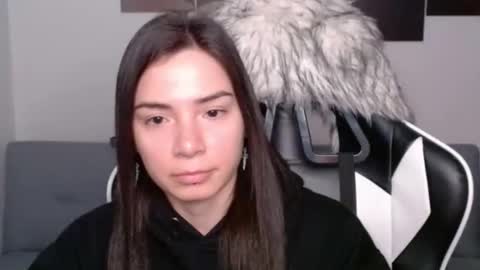 Snapshot of wolfs_daughter chatting on February 12, 3:07 am Alex online show from February 12, 3:07 am