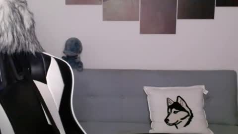 Snapshot of wolfs_daughter chatting on February 17, 3:25 am Alex online show from February 17, 3:25 am