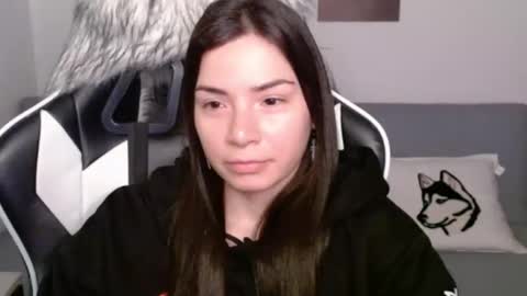 Snapshot of wolfs_daughter chatting on March 3, 1:42 am Alex online show from March 3, 1:42 am