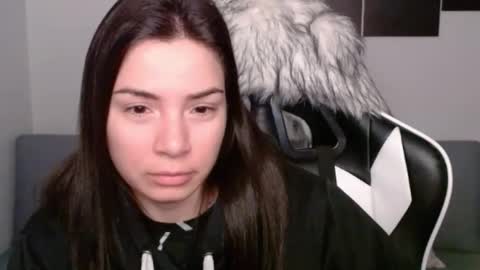 Snapshot of wolfs_daughter chatting on March 7, 4:24 am Alex online show from March 7, 4:24 am