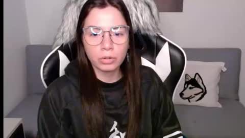 Snapshot of wolfs_daughter chatting on September 9, 2:11 am Alex online show from September 9, 2:11 am