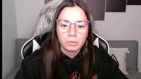 Snapshot of wolfs_daughter chatting on September 14, 2:54 am Alex online show from September 14, 2:54 am