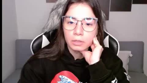 Snapshot of wolfs_daughter chatting on September 21, 2:13 am Alex online show from September 21, 2:13 am