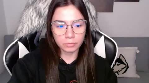 Snapshot of wolfs_daughter chatting on September 28, 2:06 am Alex online show from September 28, 2:06 am